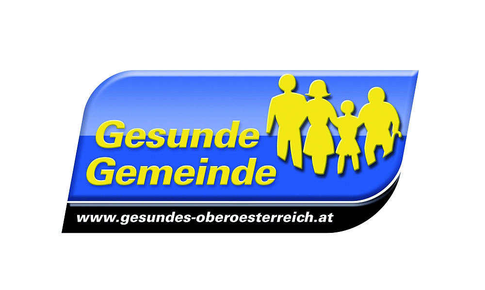 Logo Gesunde Gemeinde, blau mit gelber Schrift, Abbildung einer Familie
